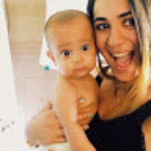 Meet your Posher, Lora